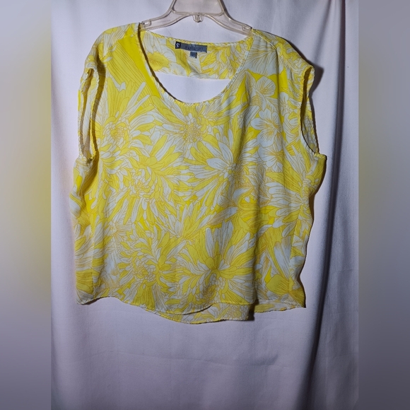 JENNIFER LOPEZ Floral Yellow Women's Top - Picture 1 of 7